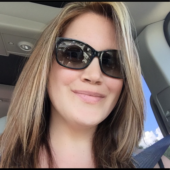 Meet your Posher, Katherine - Picture 3 of 4