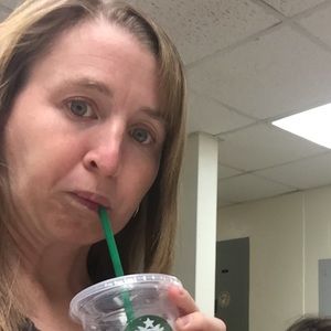 Meet your Posher, Holly