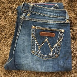 Women's wrangler jeans size 7/8 long