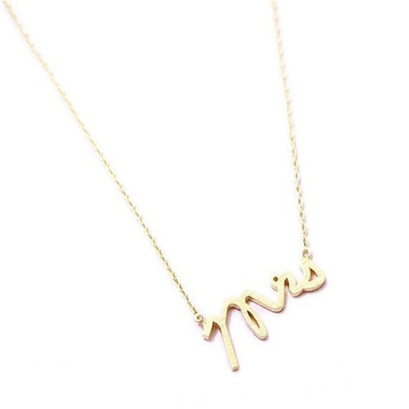 Mrs Dainty Pendant Necklace Gold Color - Picture 2 of 5