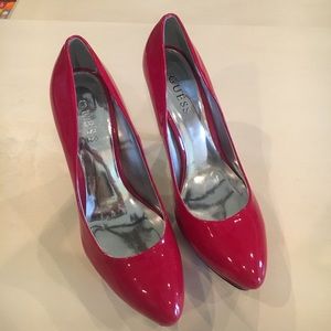 Red Guess Heels, SZ 8.5