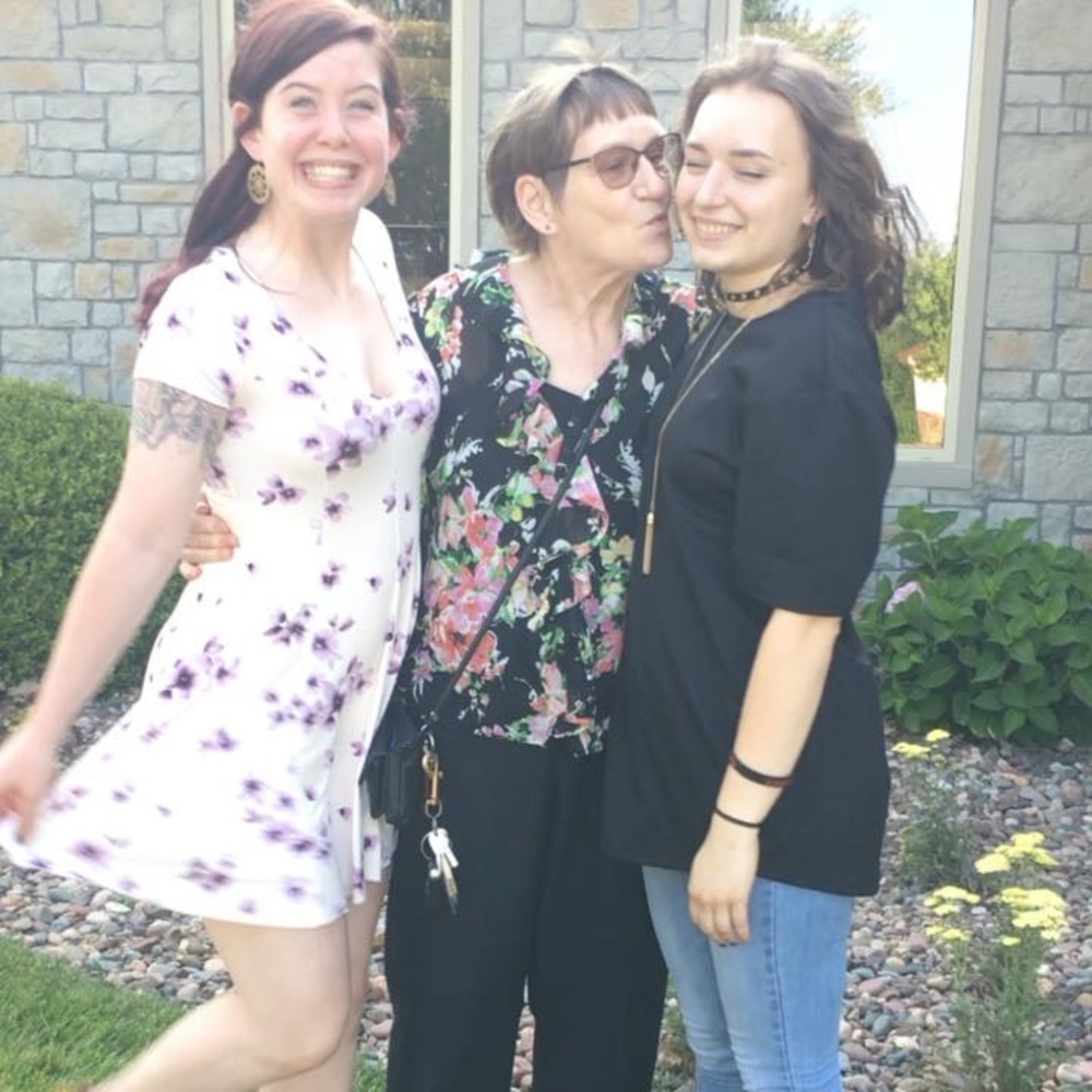 Meet your Posher, Alexia