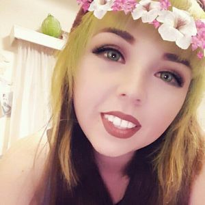 Meet your Posher, Courtney