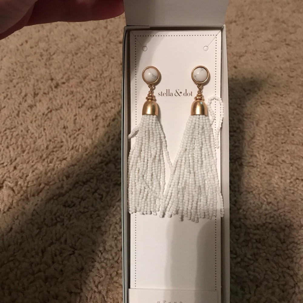 Stella & Dot brand new Gita Tassel Earrings