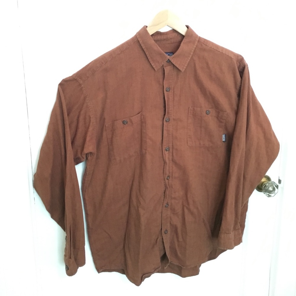 Patagonia Organic Cotton button down shirt. L.
