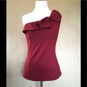 💥End of Summer SALE💥Limited One-Shoulder Top