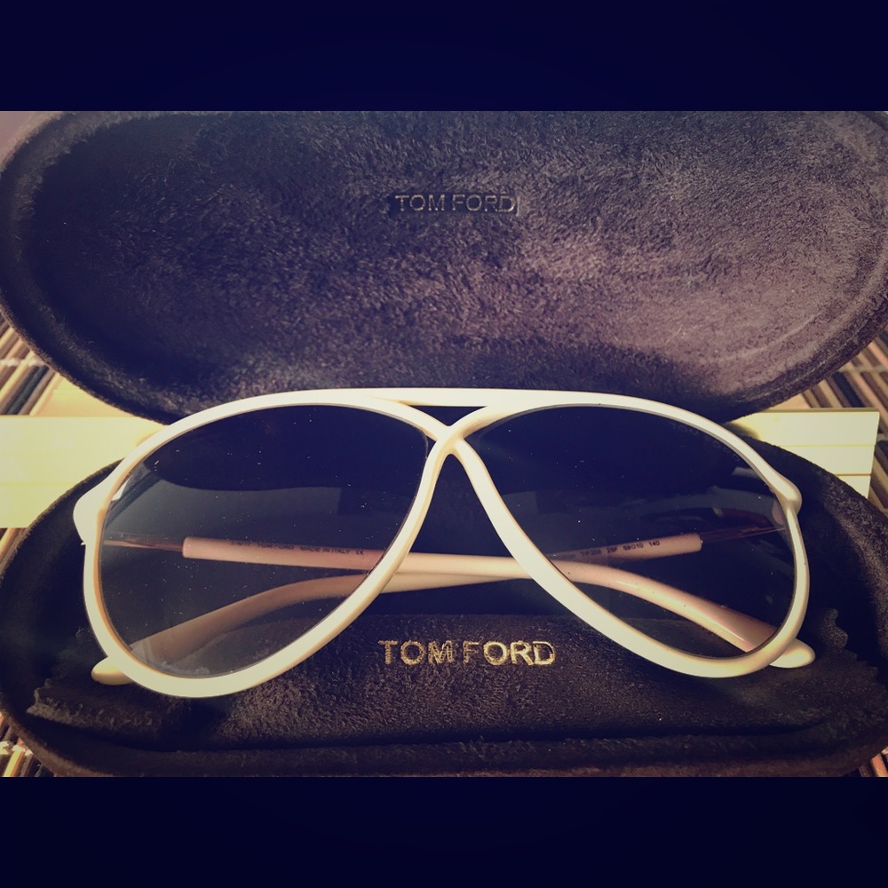 SOLD Tom Ford Sunnies