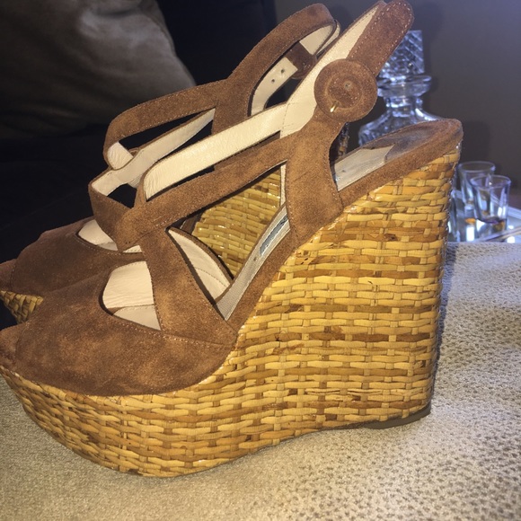 Prada. - Picture 2 of 4