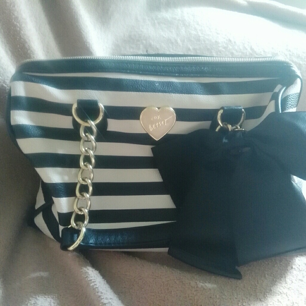 Betsey Johnson meduim satchel