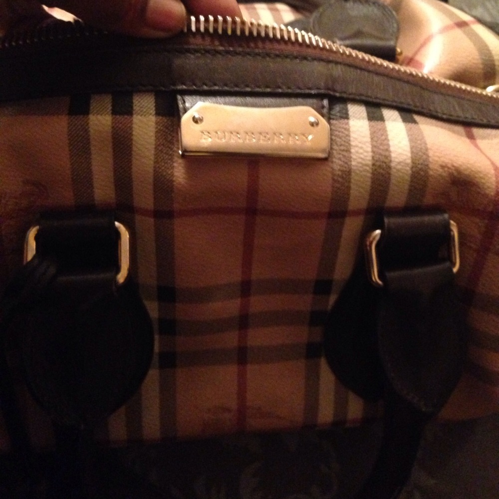 Burberry tote. Authentic