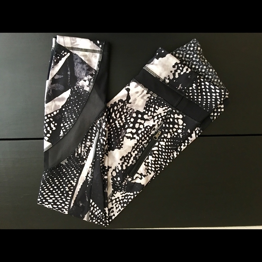 Lululemon Inspire Tight II (Mesh) Size 4
