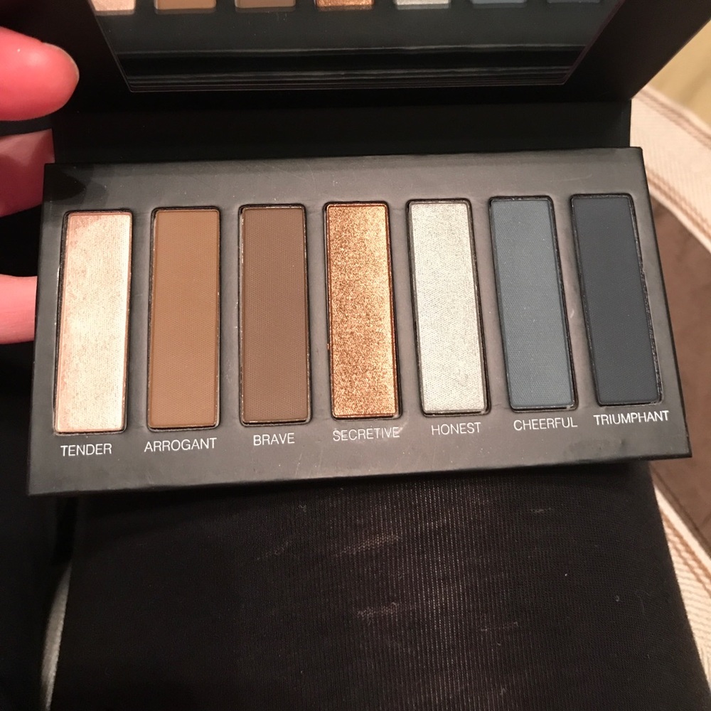 Younique Moodstruck Addiction Palette #4