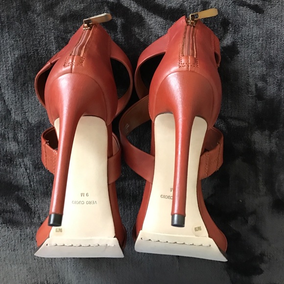 NWOT BCBGMaxAzria Strappy Sandals - Picture 5 of 7