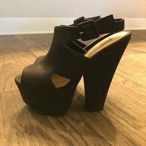Steve Madden Edgey Platform Sandal