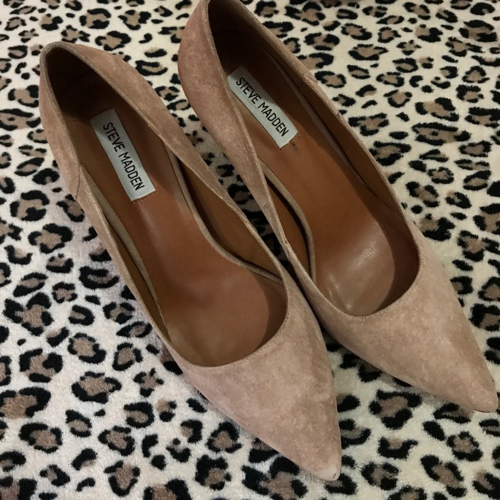 🔥Steve Madden🔥 Nude Suede Pumps