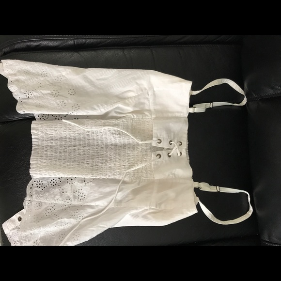 Guess - Picture 2 of 3