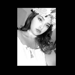 Meet your Posher, Daniela