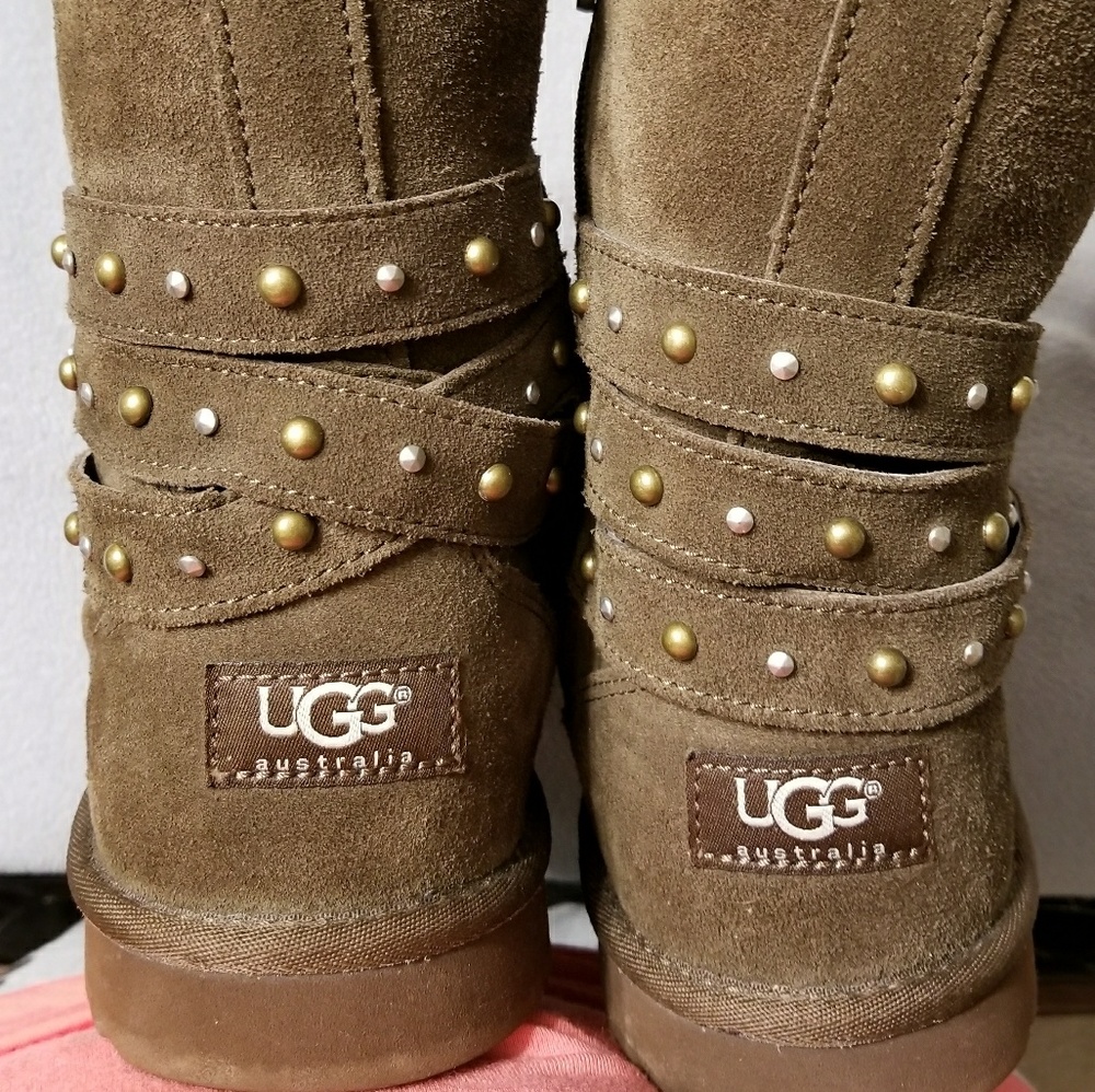 UGGs! Size 6-7