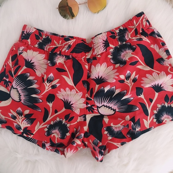 J. Crew Pants - PRICE DROP‼️ HP//J. Crew Hawaiian Shorts