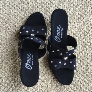 Kitten heels very comfy new without tags