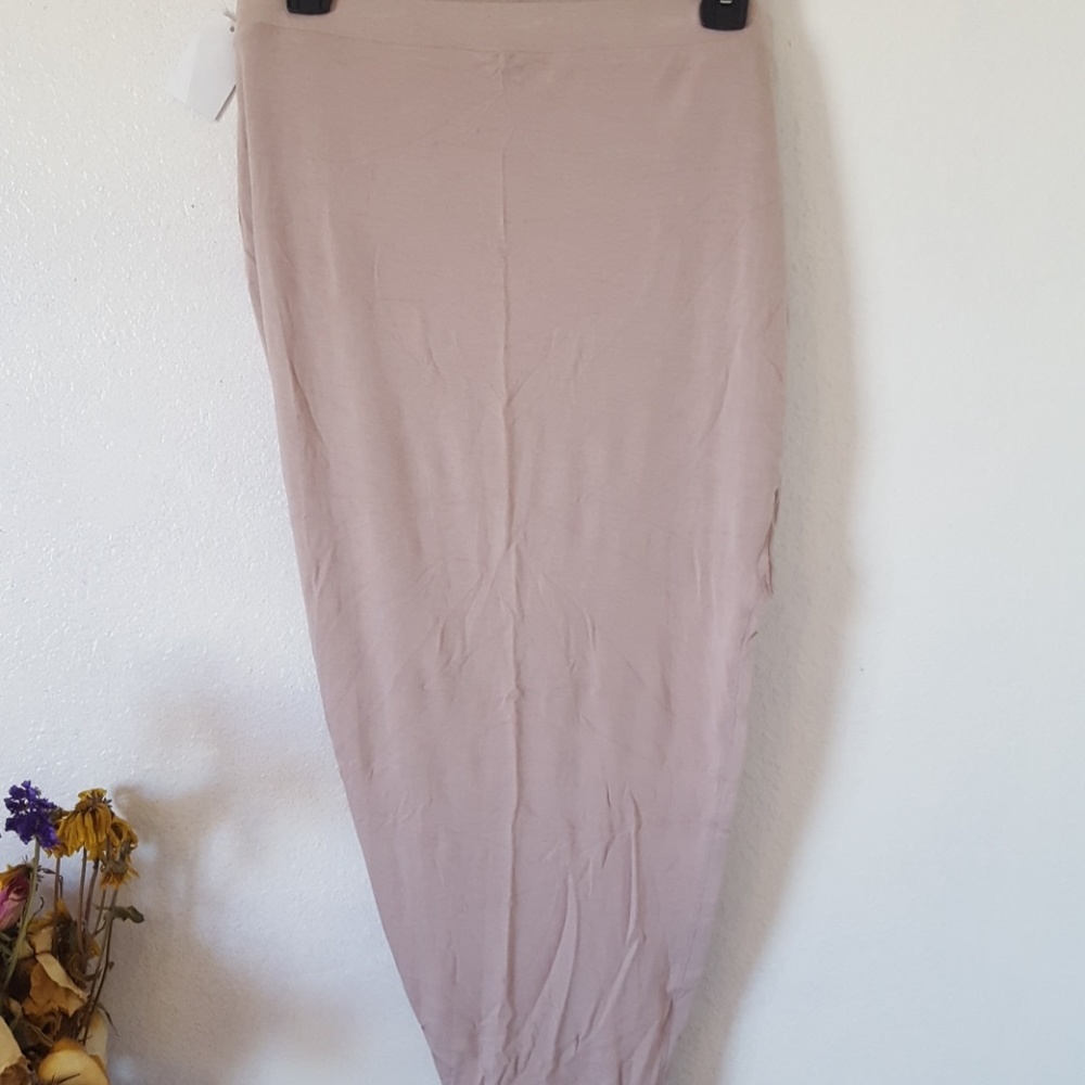 Skirt - Picture 3 of 3