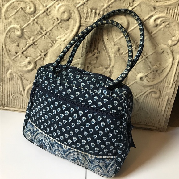 Vera Bradley Handbags - Vera Bradley bag in Nantucket navy