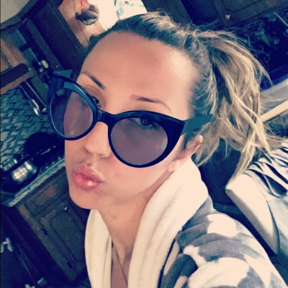 Meet your Posher, Bruna - Picture 2 of 8