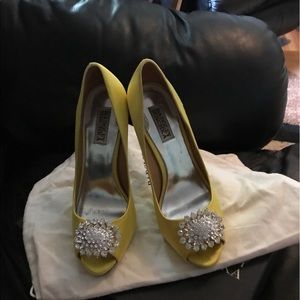 Bagdley Mischka heels