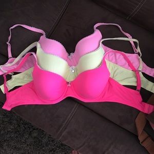 3 Victoria's Secret Demi bras 34d