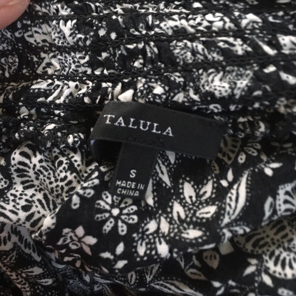 🔴Aritzia Talula Off Shoulder Cabrini Top S - Picture 5 of 5