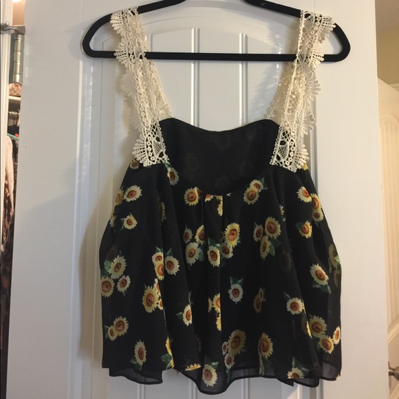 Floral crochet tank top - Picture 2 of 2