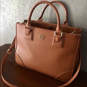 Tory Burch Robinson Double Zip Tote!