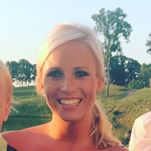 Meet your Posher, Caitlin