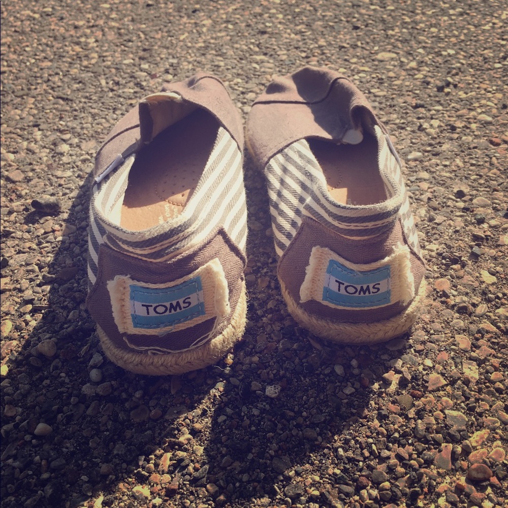 Toms