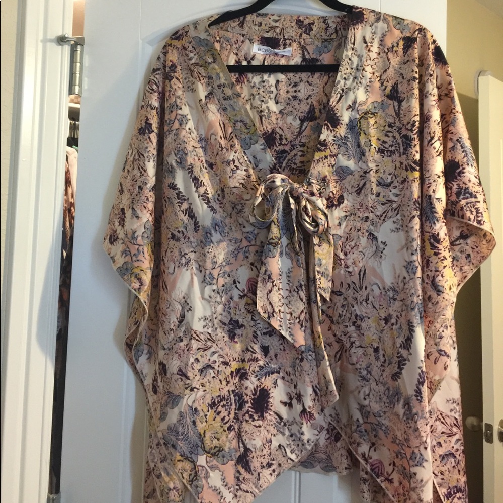 BCBGeneration tie front kimono