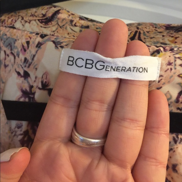 BCBGeneration tie front kimono - Picture 2 of 3