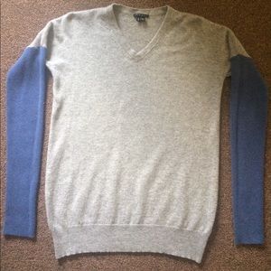 Theory cashmere sweater M Like New!