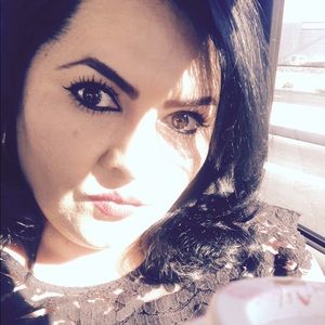 Meet your Posher, Corina