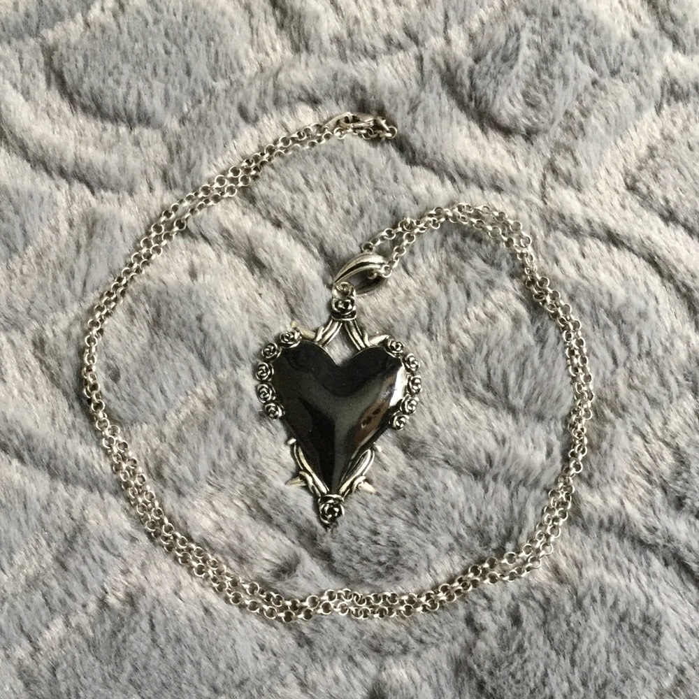 Black heart necklace