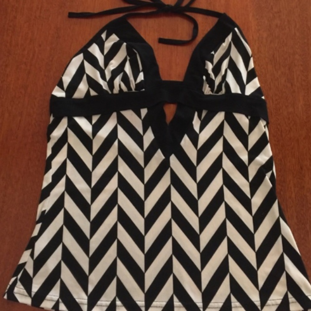 MKM Designs black and white halter top EUC