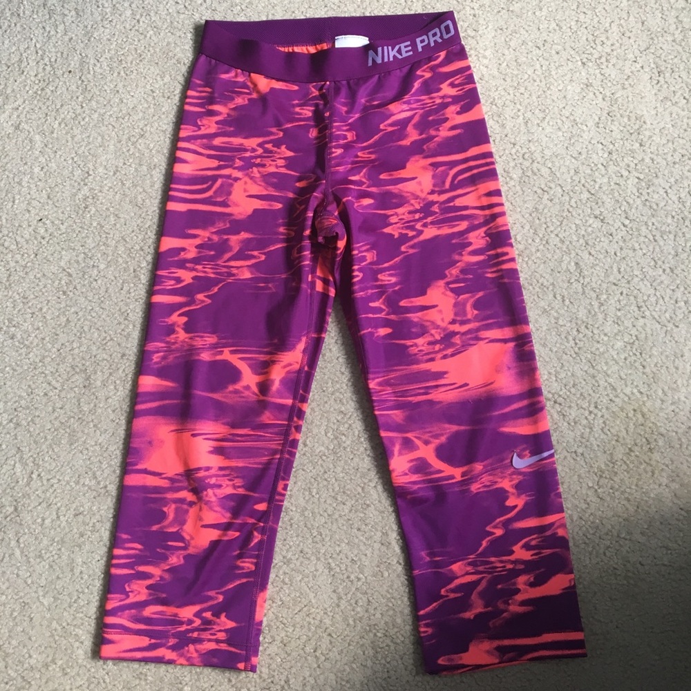 Nike pro capris