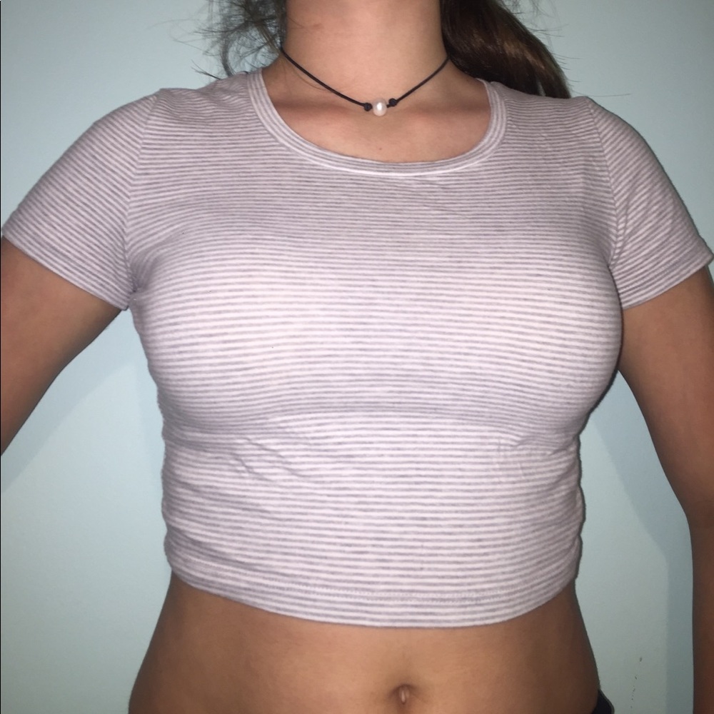 striped shirt sleeve crop top