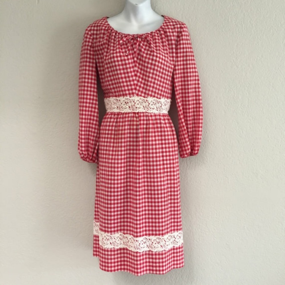 Vintage gingham 4th of July picnic dress