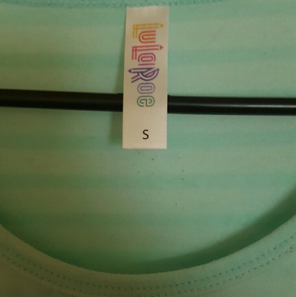 Lula roe shirt size small - Picture 2 of 2