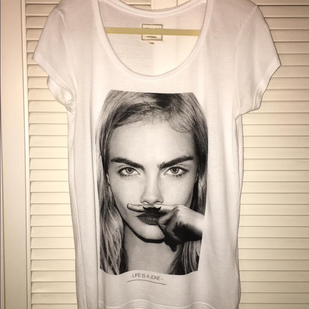 Cara Delevingne T-Shirt
