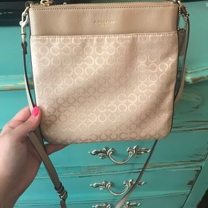 ••Coach crossbody purse••