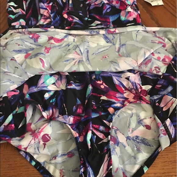 Two one piece swimsuits. Size 16 - Picture 3 of 5