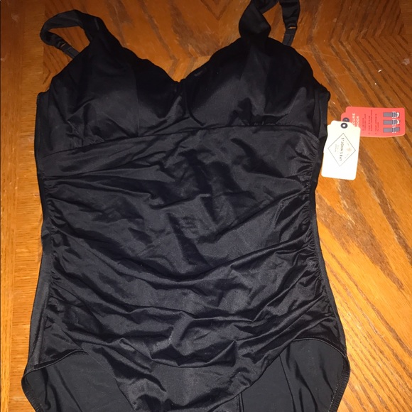 Two one piece swimsuits. Size 16 - Picture 4 of 5