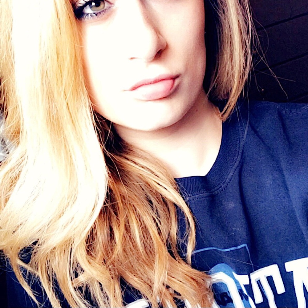 Meet your Posher, Courtney