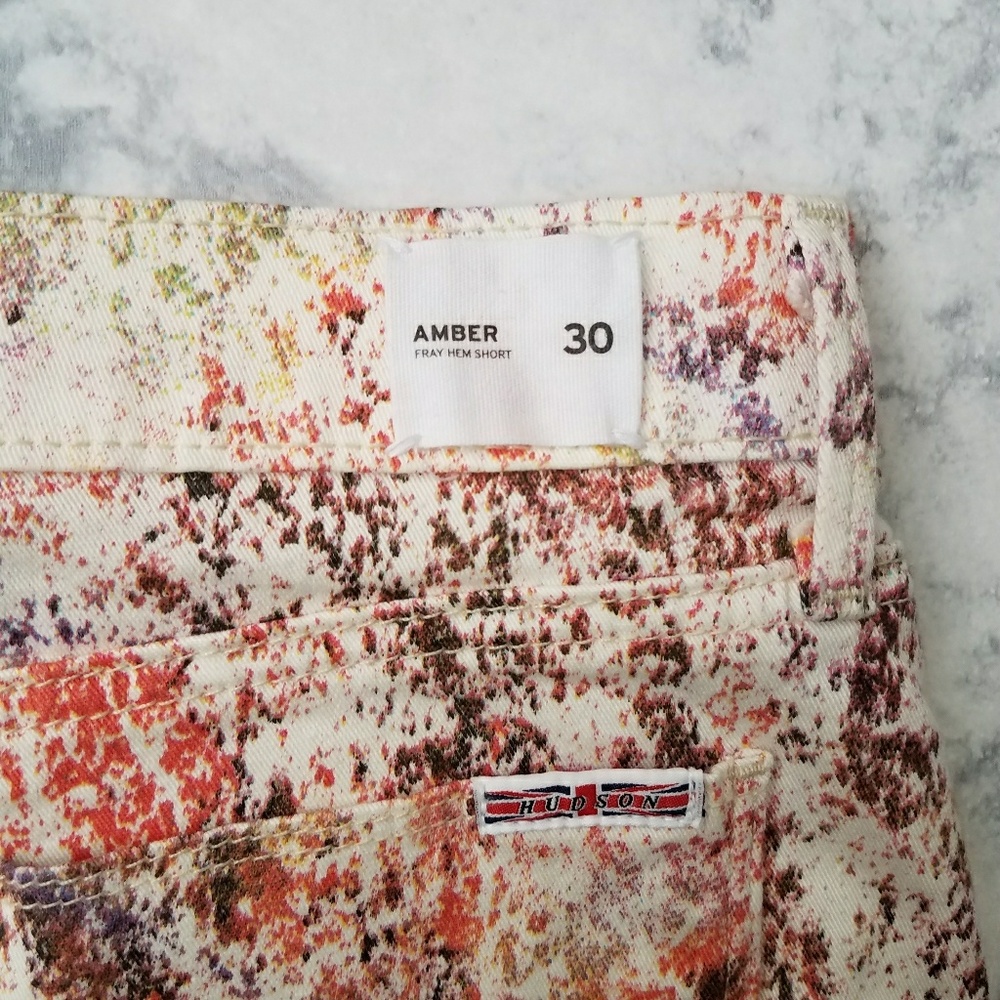 X SOLD X NWT Hudson Amber Frey Hem Shorts - Picture 6 of 7